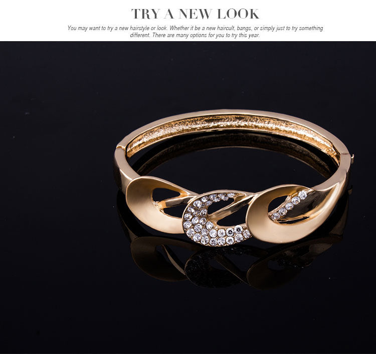 Personalized Four-piece Alloy Necklace And Earrings