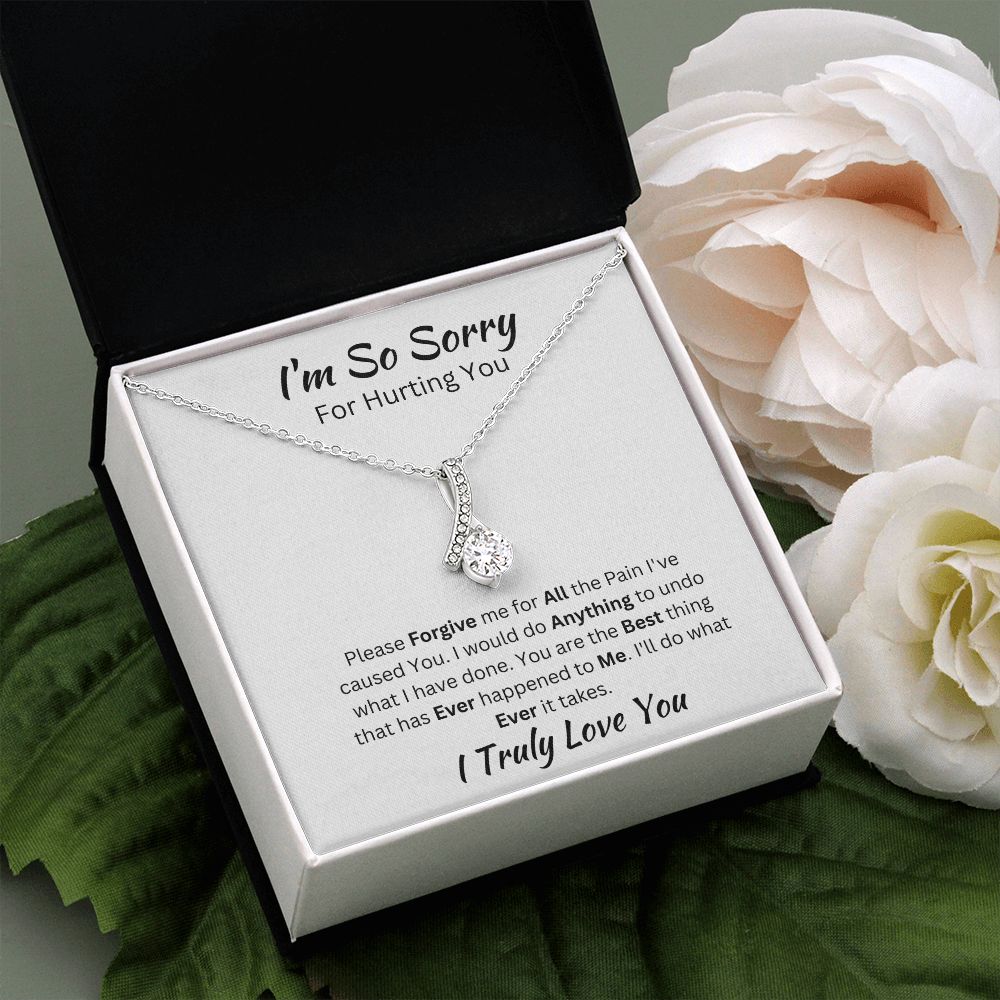 I'M SO SORRY - ALLURING BEAUTY NECKLACE - (WHITE)
